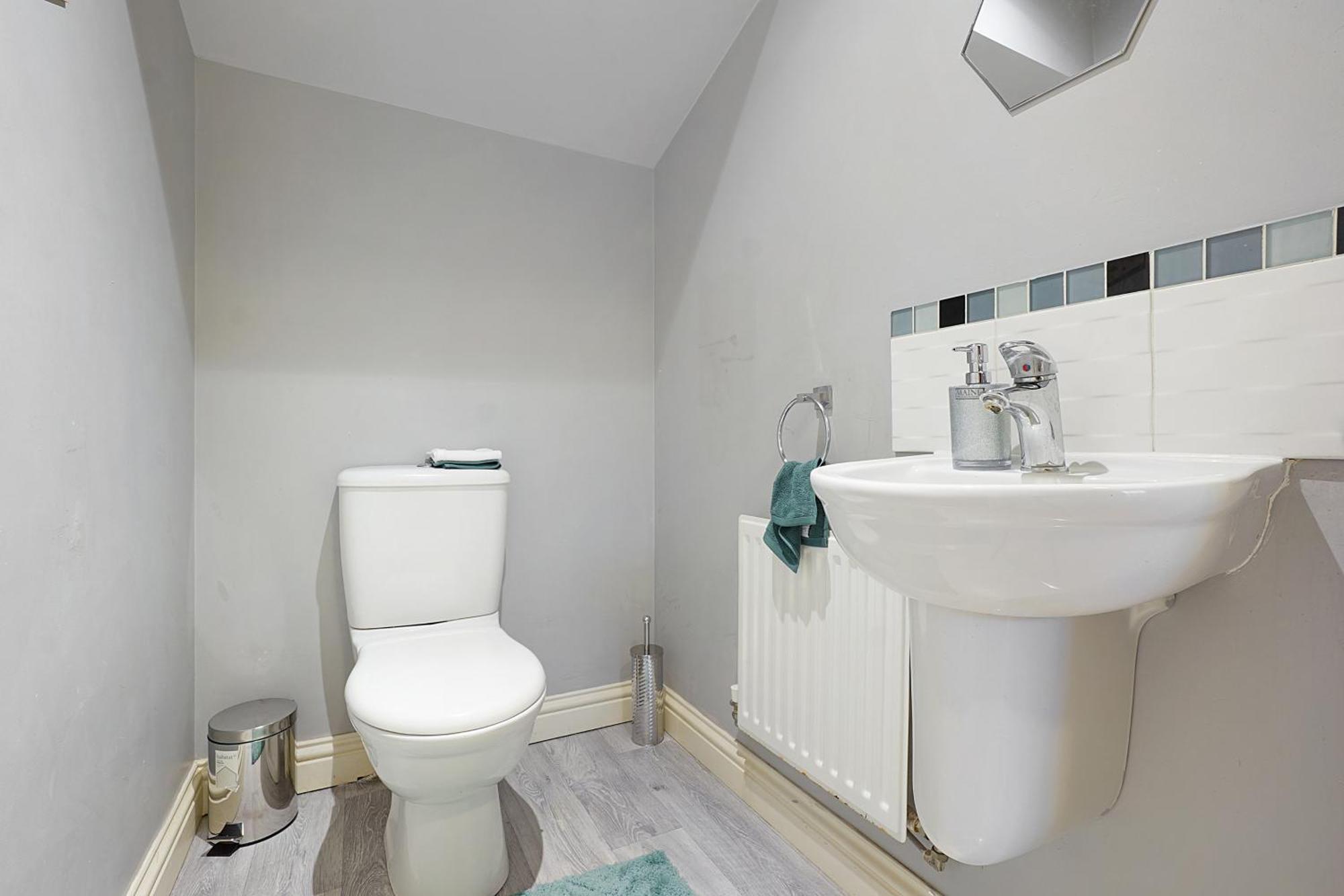 Comfortable Stylish Townhouse In Ashford Sleeps 5 Netflix 2 Parking Spaces Perfect For Contractors And Families Extérieur photo